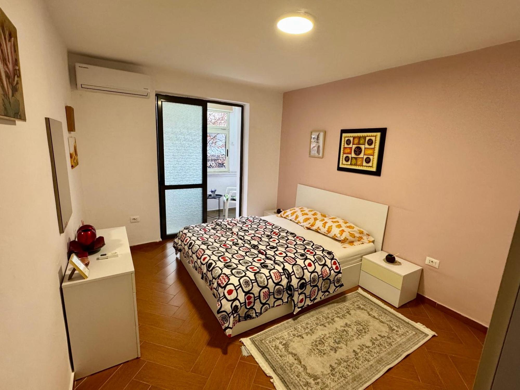 Skerdi'S Apartment - City Center Tirana Exterior photo